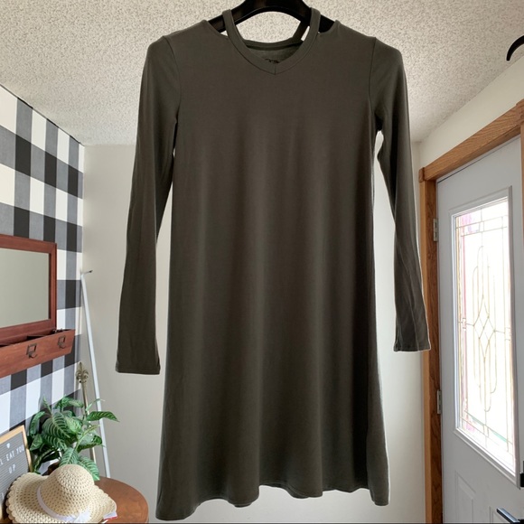 Art Class | Cold Shoulder Dress - Picture 7 of 8